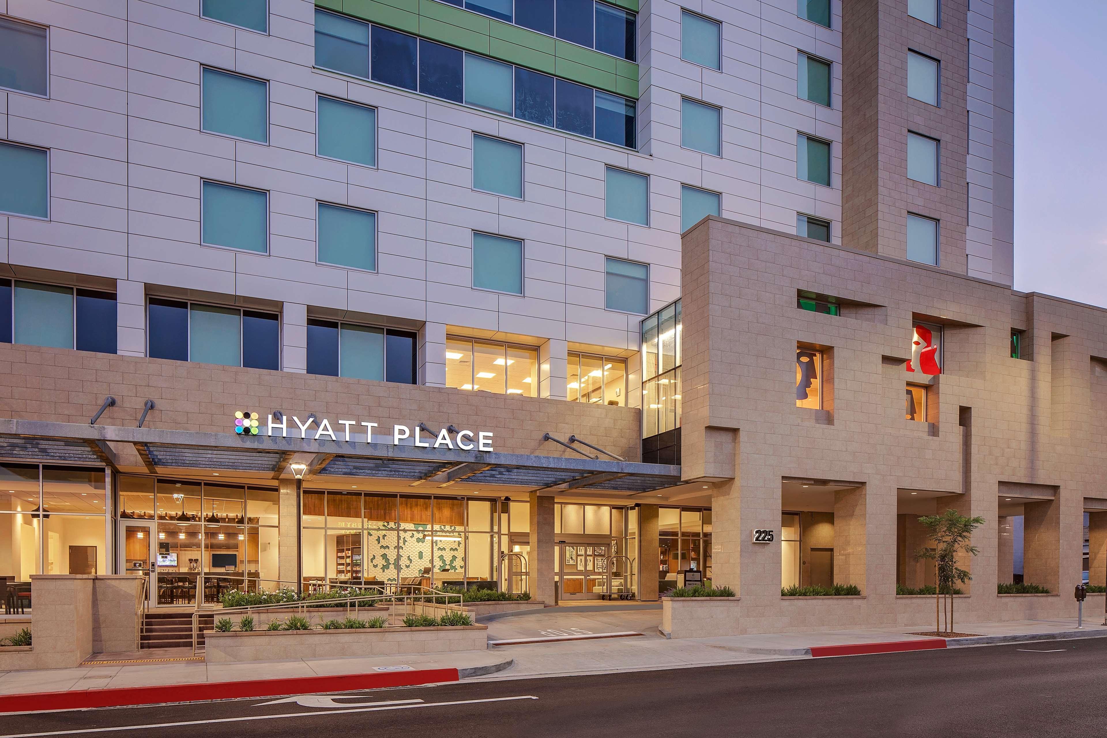 Hyatt Place Glendale/Los Angeles Exterior photo